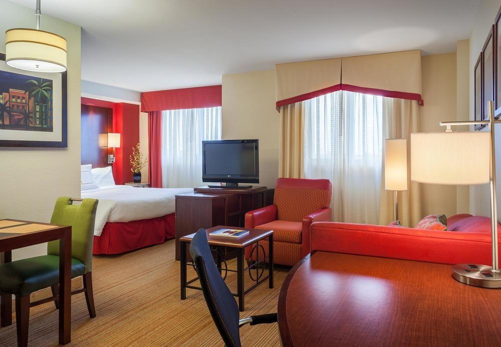 Residence Inn By Marriott Miami Airport Екстер'єр фото