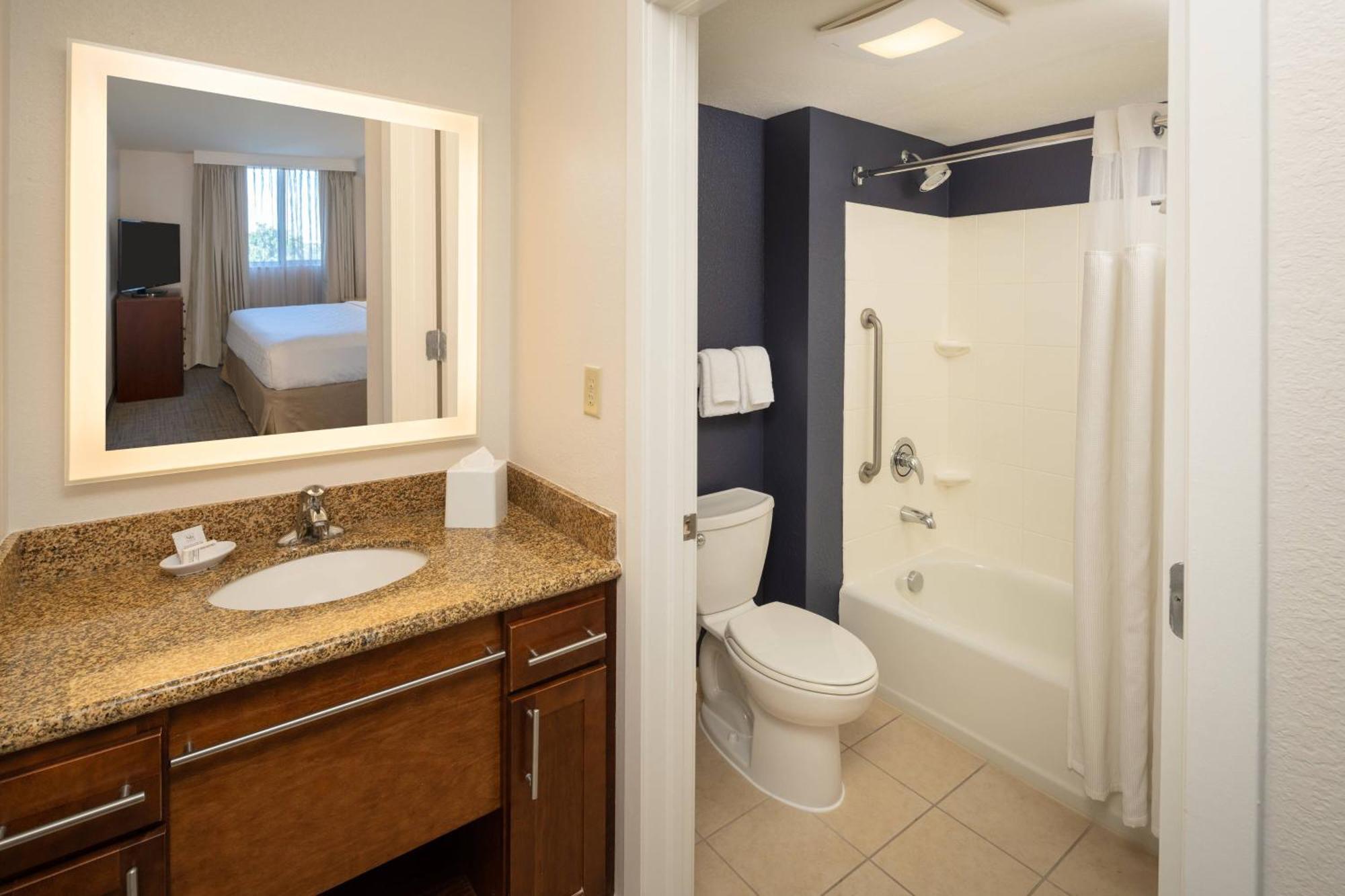 Residence Inn By Marriott Miami Airport Екстер'єр фото